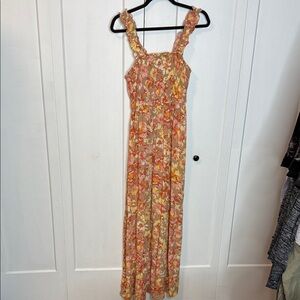 Wilde Skye Floral boho Maxi Dress - smocked top - slight ruffle skirt - med